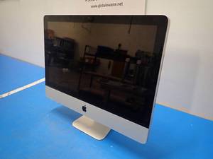lot 31 image: Apple&nbspiMac11,2 A1311 MC508LLA &nbspINTEL(R) CORE(TM) I3 CPU 540  3.07GHZ  8GB DDR3 RAM  500GB HDD  Includes IOS and power cable &nbspscuffs in screen 