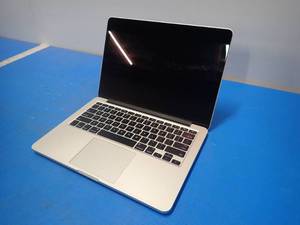 lot 41 image: Apple&nbspMacBookPro12,1 A1502 &nbspINTEL CORE I5-5257U 2.7 Ghz  8GB DDR3 SDRAM  121GB SSD  13.3 screen with 2560 x 1600 Resolution  No Charger  Includes IOS &nbsplots of small blems, retina display wearing
