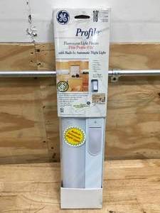 lot 98 image: GE Profile 18 Fluorescent Light Fixture