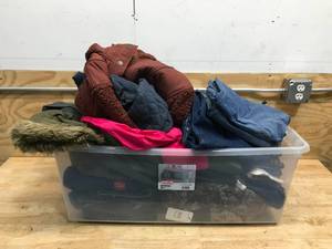 lot 151 image: Lot of various clothing items