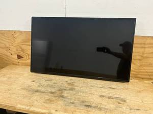 lot 117 image: INSIGNIA 43 LED TV Model NS-43D420NA20