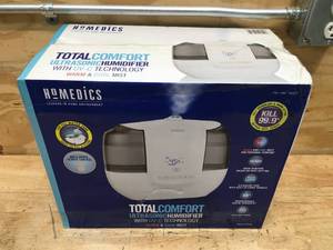 lot 175 image: Homedics TotalComfort Ultrasonic Humidifier with UV-C Technology (Retail $109.99)