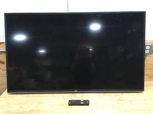 lot 198 image: Vizio 55 inch TV Model # E55-F1