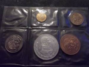 lot 31 image: 1965 Mexican Mint Set With Silver Peso