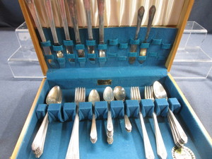 Wm Rogers Tableware