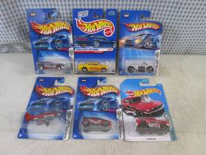 lot 239 image: (BSB) Assorted Hot Wheels In Packaging