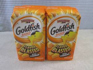 lot 255 image: (B-3) 6 Bags Goldfish Snack Crackers Past Date