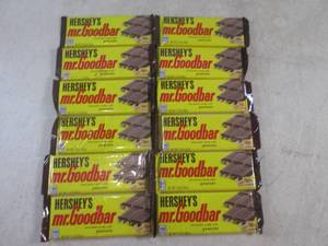 lot 276 image: (B-1) 12 Hersheys Mr Goodbar Candy Bars Past Date