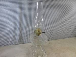 lot 7 image: (B-2) Clear Glass Electric Lantern Lamp - 20 Tall - Works