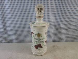 lot 30 image: (FS) Vintage Old Commonwealth Bourbon Whiskey The Horses Of Ireland Porcelain Decanter - 11 12 Tall
