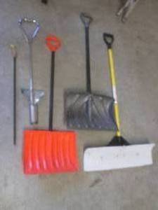 lot 42 image: (EW1) Shovels Etc....
