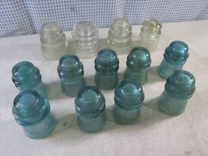 lot 46 image: (CS) Assorted Vintage Glass Insulators - A Few Have Chips