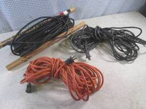 lot 49 image: (EW5) 3 Old Extension Cords...