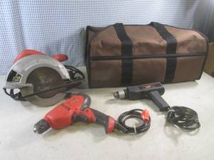 lot 59 image: (F-3) Black & Decker 7 14 Circular Saw and 2 Drills with Tool Bag - All Work