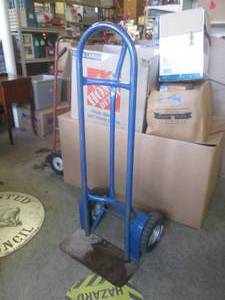 lot 76 image: (EW7) 2-Wheel Dolly...