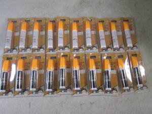 lot 97 image: (BSB) 20 Touch Up Paint For Cars - 12 Pure White  12 Pure Black