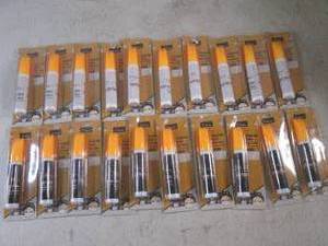 lot 101 image: (BSB) 20 Touch Up Paint For Cars - 12 Pure White  12 Pure Black