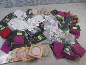 lot 121 image: (CSB) Assortment of Fashion Jewelry...
