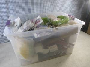 lot 122 image: (BR3) Tote Full of Misc New...