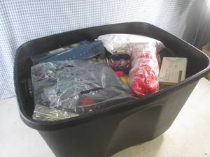 lot 128 image: (BR2) Tote Full of Assorted New Smalls
