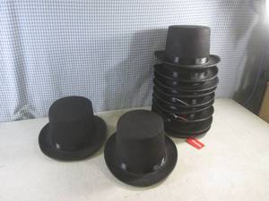 lot 154 image: (BS) 11 Kangaroo Top Hats...