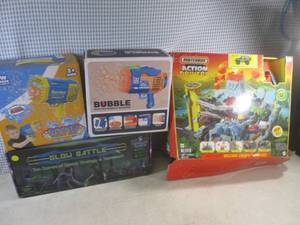 lot 173 image: (RMC) Matchbox, Bubble Guns and Glow Battle
