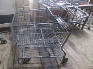 lot 184 image: (G) Grocery Cart...