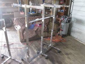 lot 187 image: (G) Retail Clothes Display Rack with 6 Adjustable Arms