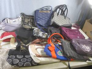 lot 191 image: (A-2) Assortment of Purses...