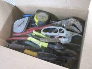 lot 214 image: (EW4) Assorted Hand Tools...