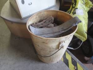 lot 226 image: (FDS) 5 Gallon Bucket Full of Lead - Very Heavy