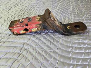 lot 425 image: Master Lock 3 12 Drop Hitch