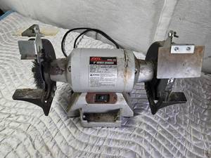 lot 428 image: Skil 6 Bench Grinder
