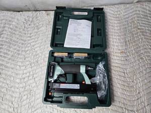 lot 374 image: Hitachi NP 35A Pin Nailer