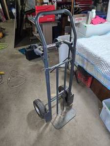lot 362 image: Milwaukee 2 Wheel or 4 Wheel Truck or Cart