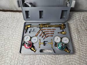 lot 358 image: Torch and Gauge Set in Plastic Carry Case