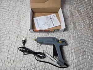 lot 330 image: PRO 200 High Output Hot Melt Glue Gun