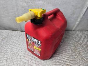 lot 324 image: 5 Gallon No Spill Gas Can