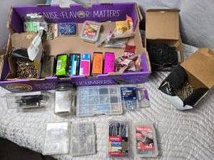 lot 321 image: Large Lot of Different Screws and Fasteners
