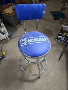 lot 302 image: Kobalt Tools Stool  Work Bench or Bar Stool