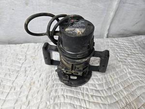 lot 299 image: Black & Decker 1HP Router