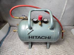 lot 274 image: Hitachi 10 Gallon Air Tank
