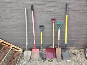 lot 272 image: Shovels and Spades