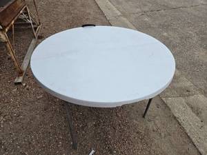 lot 267 image: Round Folding Table