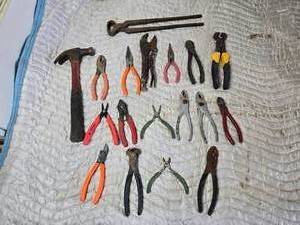lot 214 image: Hammer, Pliers, Nippers, Vice Grips and More
