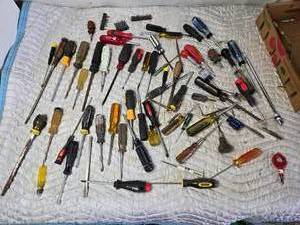 lot 209 image: Huge Lot of Screwdrivers