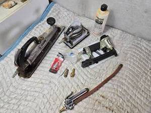 lot 190 image: Pneumatic Sanders, Surebonder Stapler, Oil