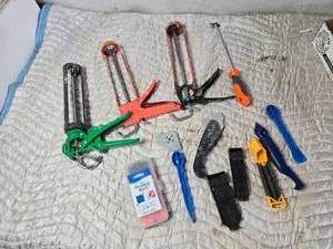 lot 187 image: Caulk Guns, Tile Grout Tools