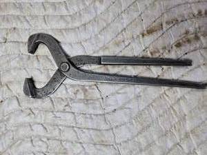 lot 104 image: Snap on GCP 10 Grease and Dust Cap Tool
