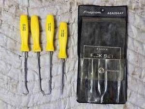 lot 94 image: Snap-On Yellow Handle Pick Set